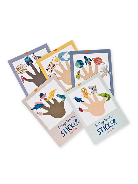 Frau Ottilie Aufkleberset mit bunten Motiven wie Dinosauriern, wilden Tieren und Weltraum, ideal zur Dekoration und für Bastelprojekte.