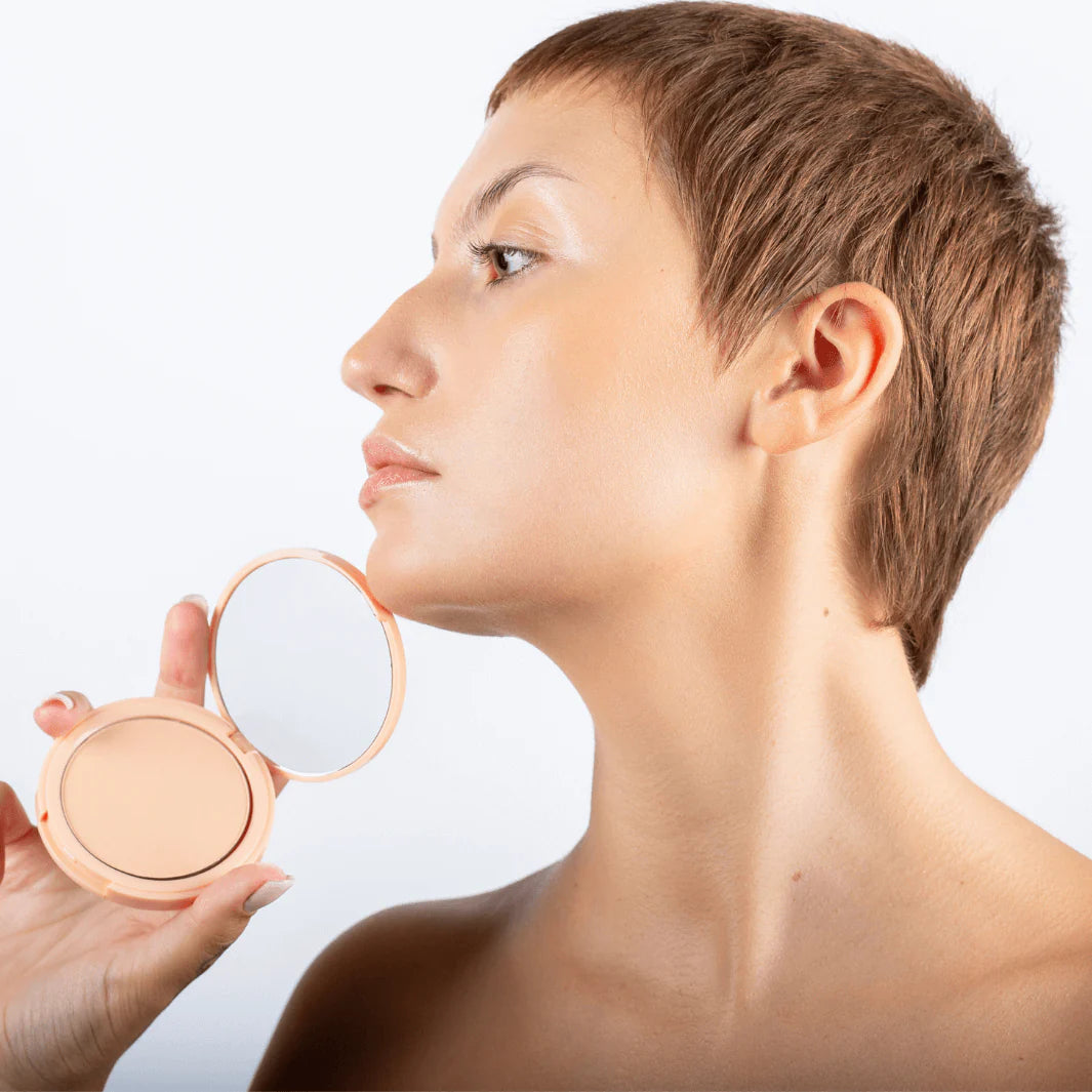 La Crique Leuchtendes Mattierendes Puder SPF15 9g