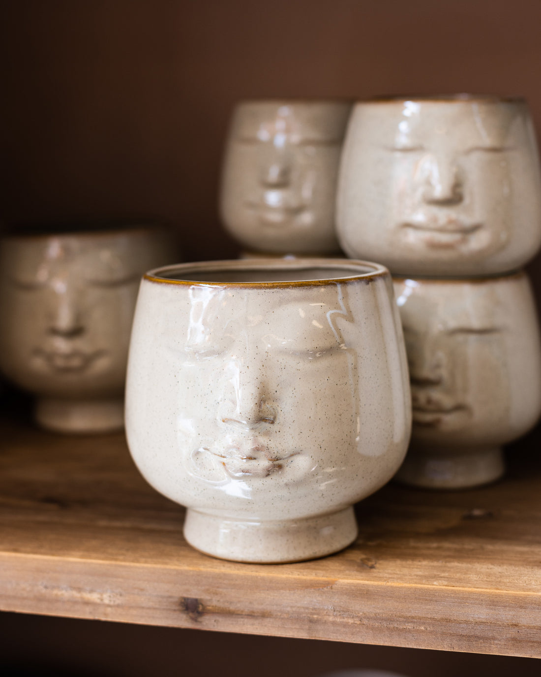 Madam Stoltz Übertopf Gesicht groß