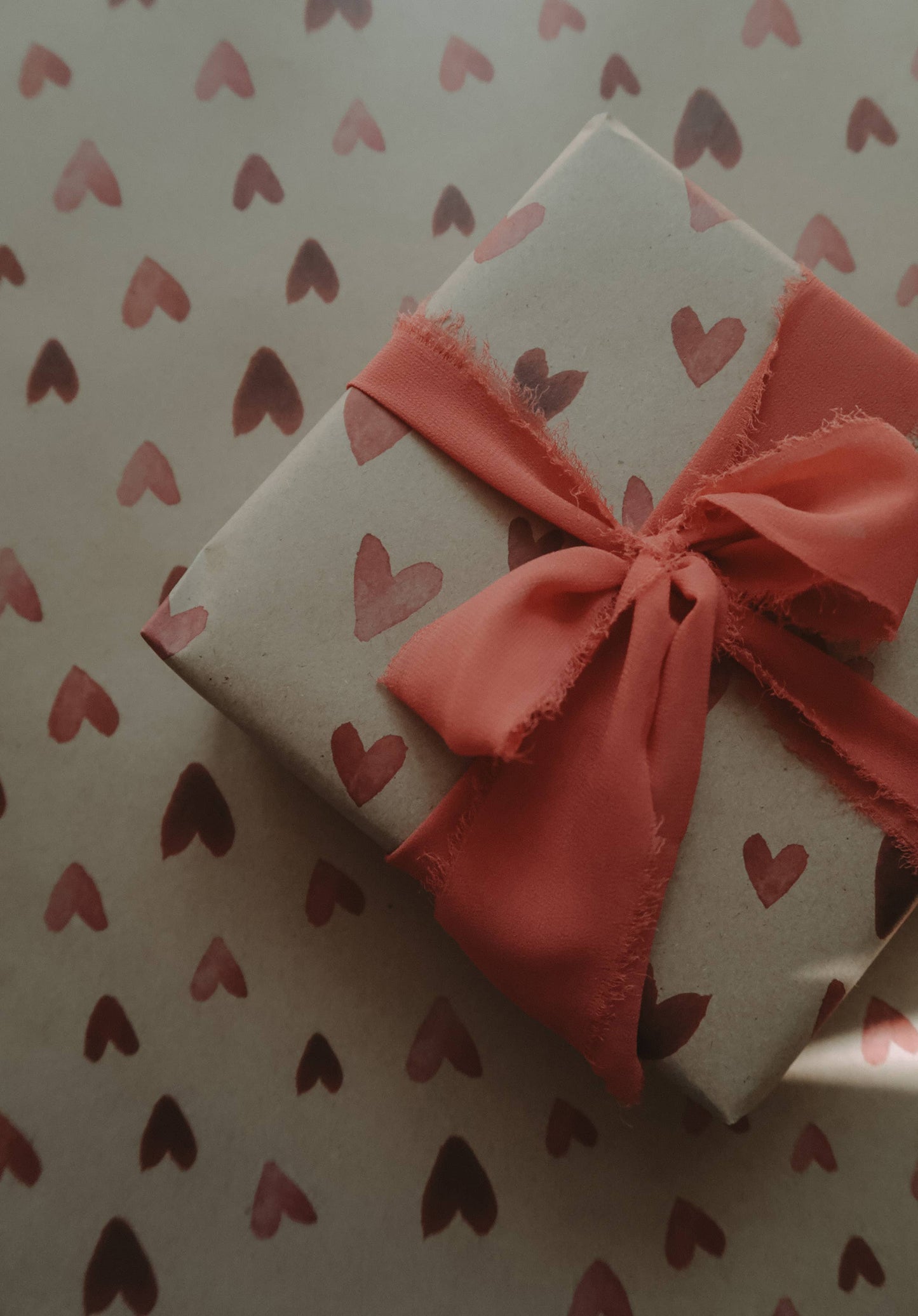 My Designpicture RED HEARTS Kraft-Geschenkpapier Bogen