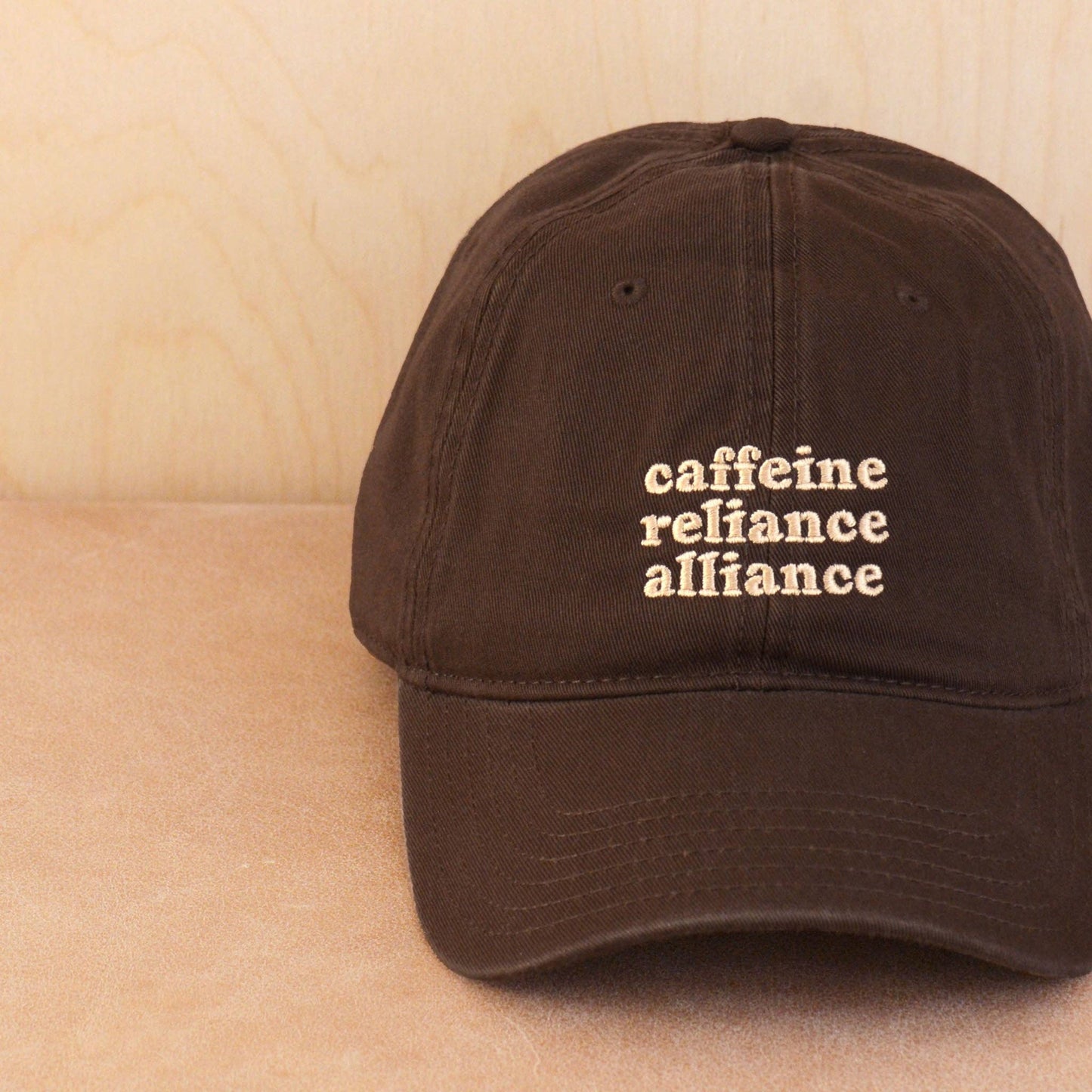 AlphabetBags  - caffeine reliance alliance - Baumwoll-Baseballkappe