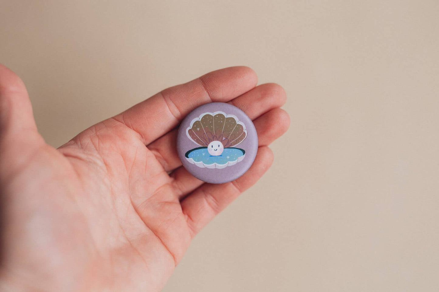 LieselsWicht Button Mit Affirmation - Muschel - Ich Bin Wertvoll