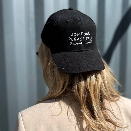 Frau Hansen Cap 9-Wine-Wine Black/White