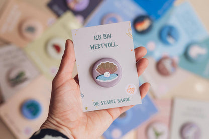 LieselsWicht Button Mit Affirmation - Muschel - Ich Bin Wertvoll