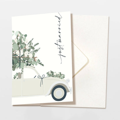 Wildblumenatelier Klappkarte 'just married' mit süßem Auto und Eukalyptus