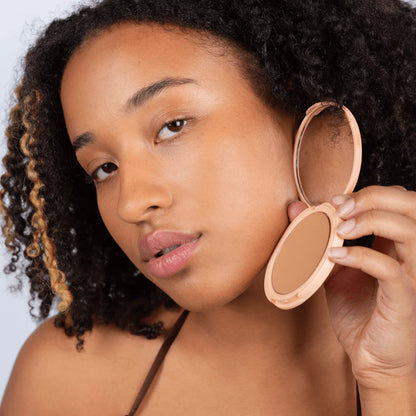 La Crique Leuchtendes Mattierendes Puder SPF15 9g