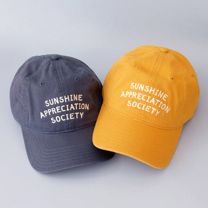 AlphabetBags - Sonnenschein-Wertschätzungs-Gesellschaft - Baumwoll-Baseballkappe - Gelb