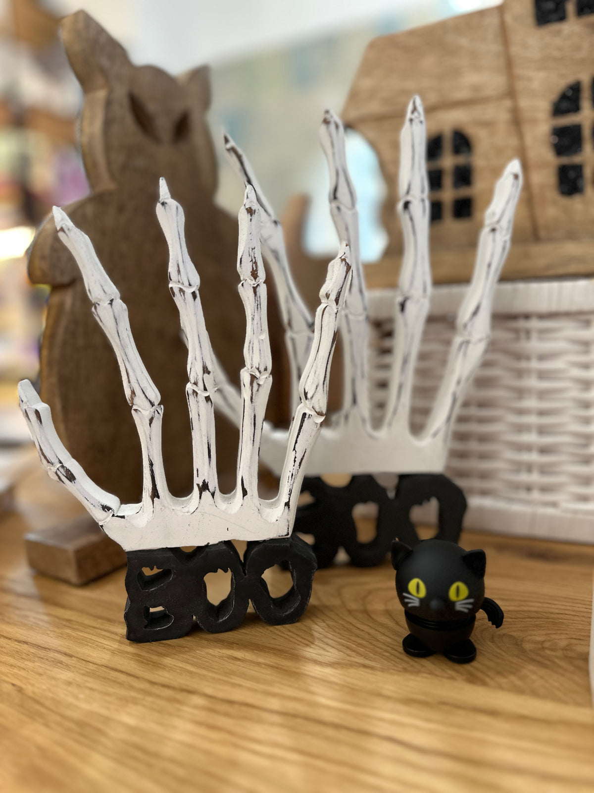 Halloween Holzdeko Skeletthand Boo