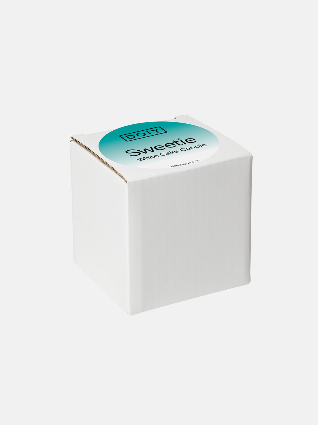 DOIY Kerze Torte „Sweetie“ in eleganter Verpackung, perfekt für festliche Anlässe und Geburtstagsfeiern.