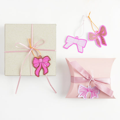 RicoDesign Geschenkanhänger „Schleife“