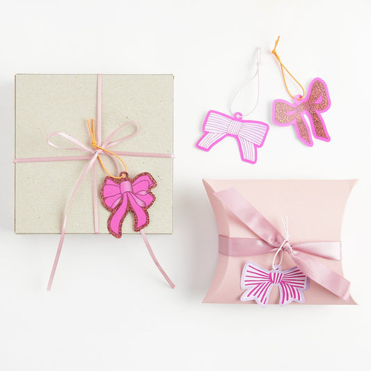 RicoDesign Geschenkanhänger „Schleife“