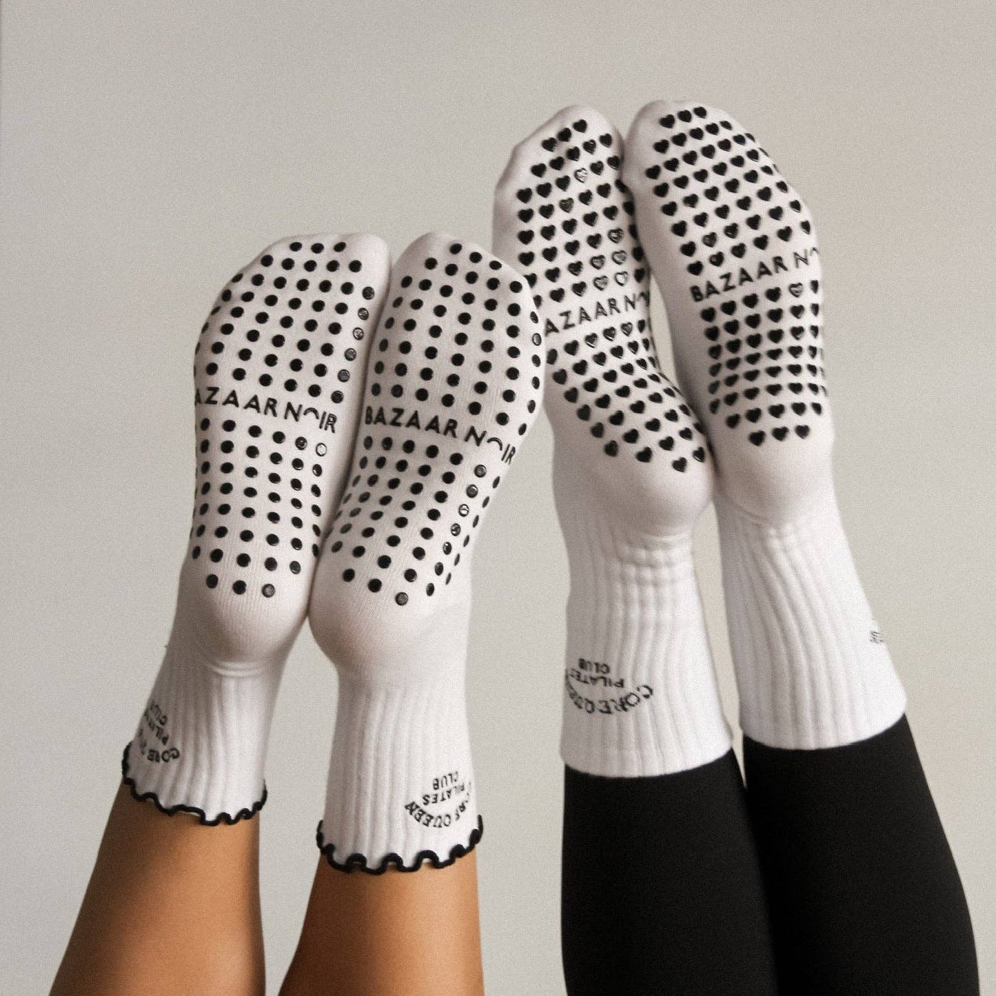 Bazaar Noir Grip Socken "Core Queen - White"