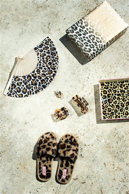 By-Vivi Fächer Leopard