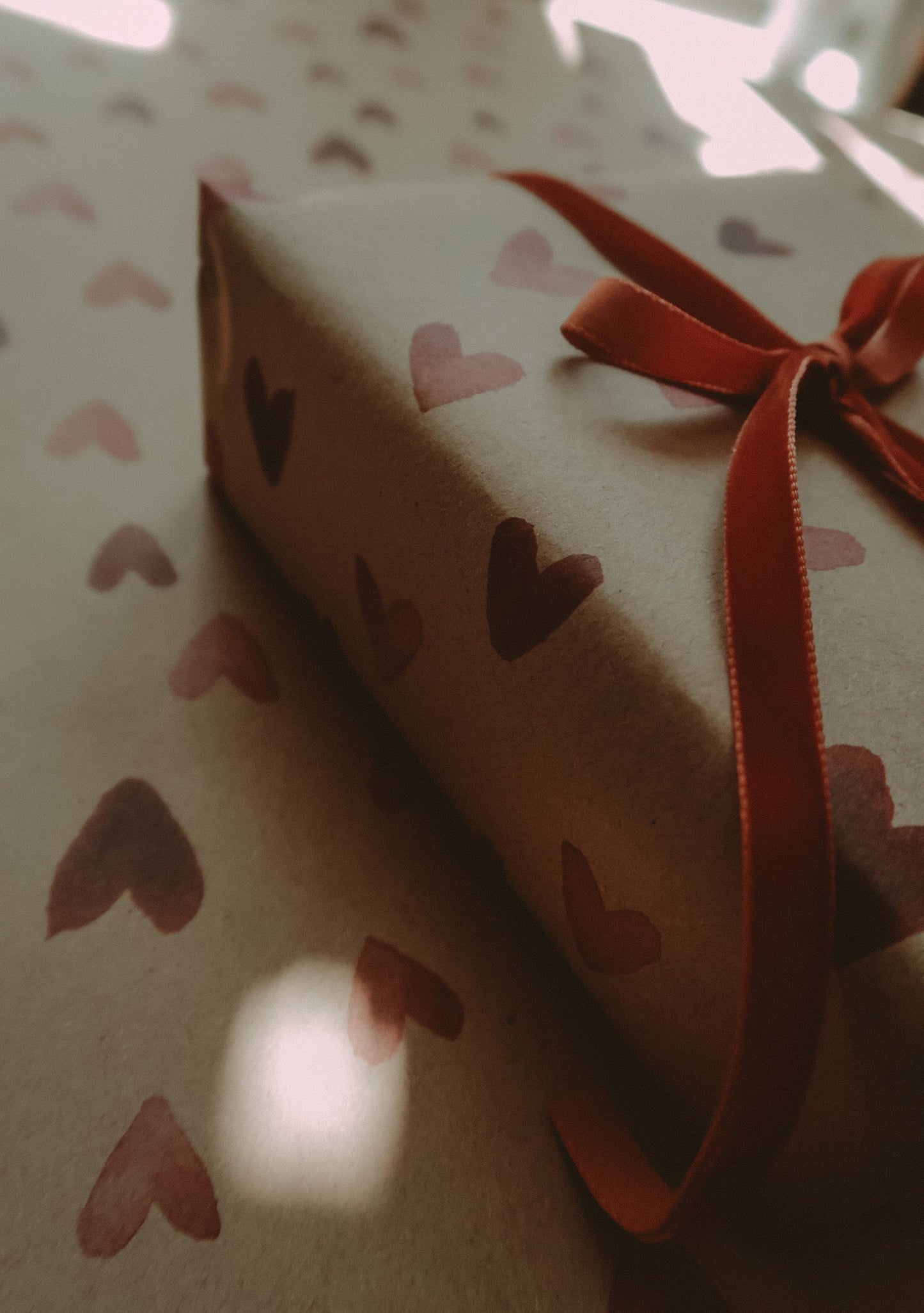 My Designpicture RED HEARTS Kraft-Geschenkpapier Bogen
